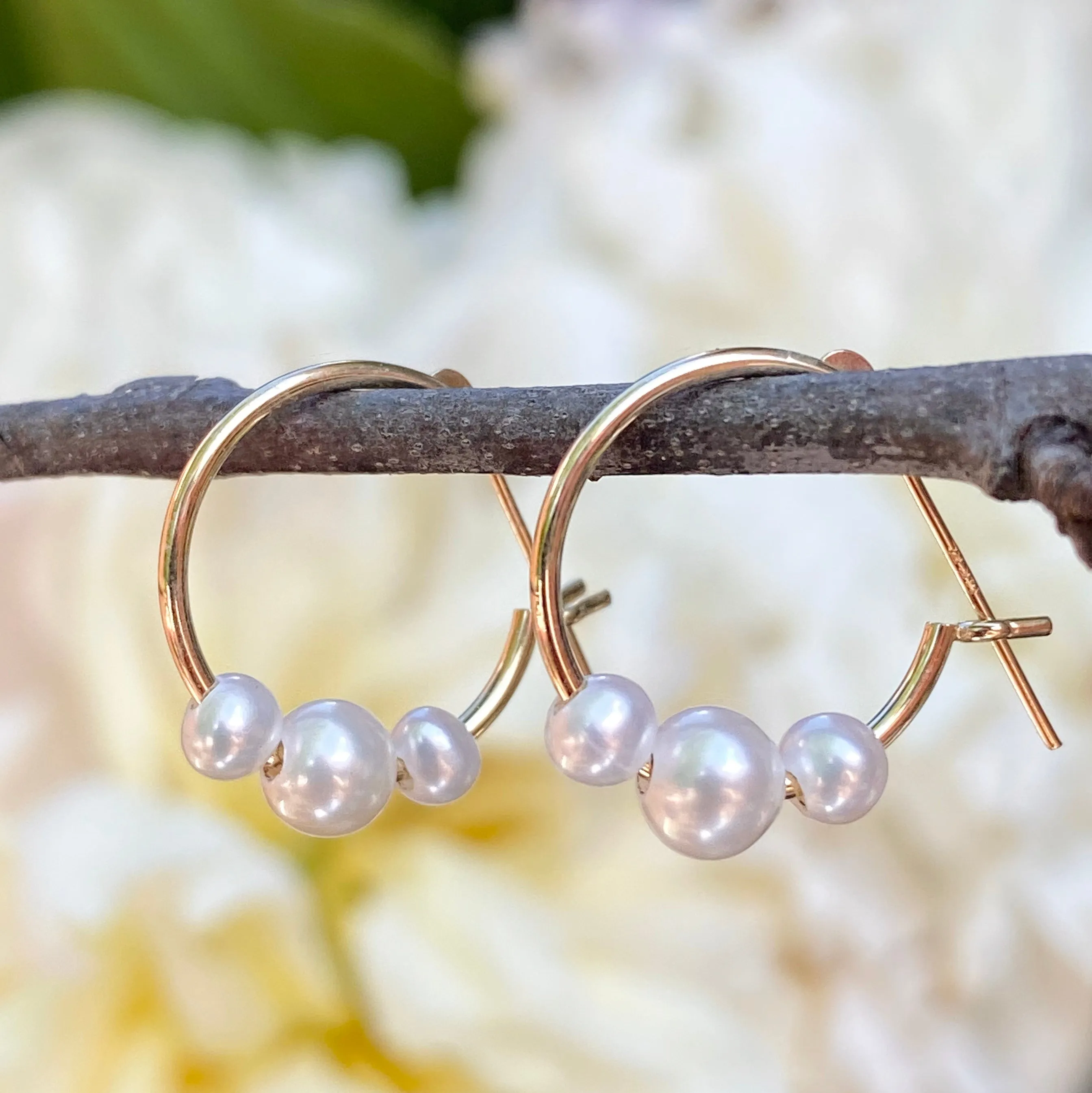 14KT Yellow Gold Triple Freshwater Pearl Charm Hoop Earrings 15mm
