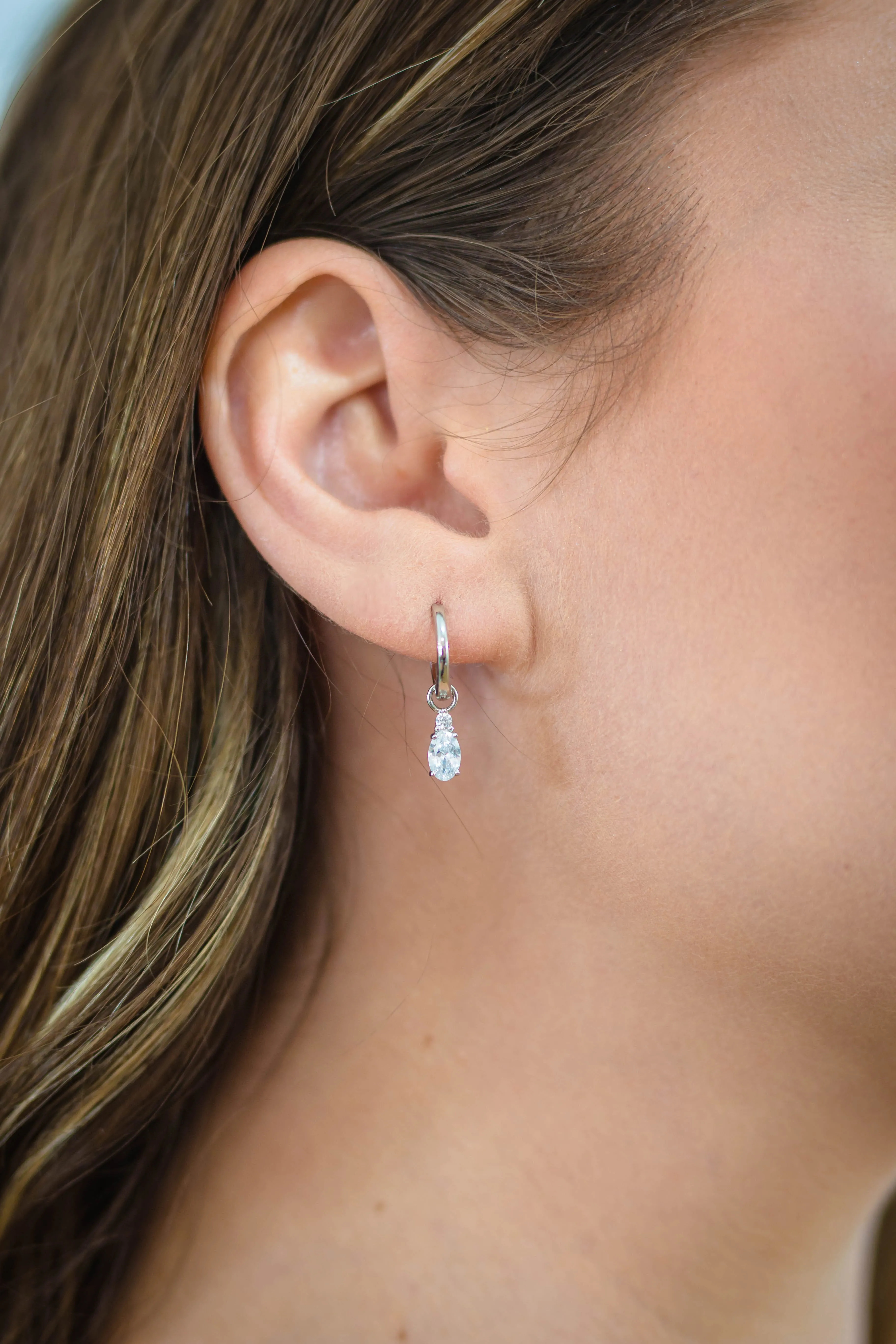 A CHRISTMAS JOURNEY BABY OVAL EARRINGS SILVER