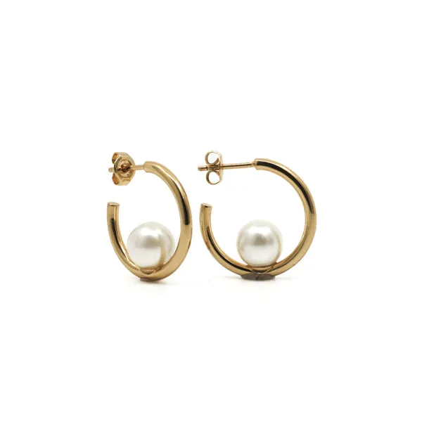 Ada Oversized Pearl Hoop Earrings in Gold