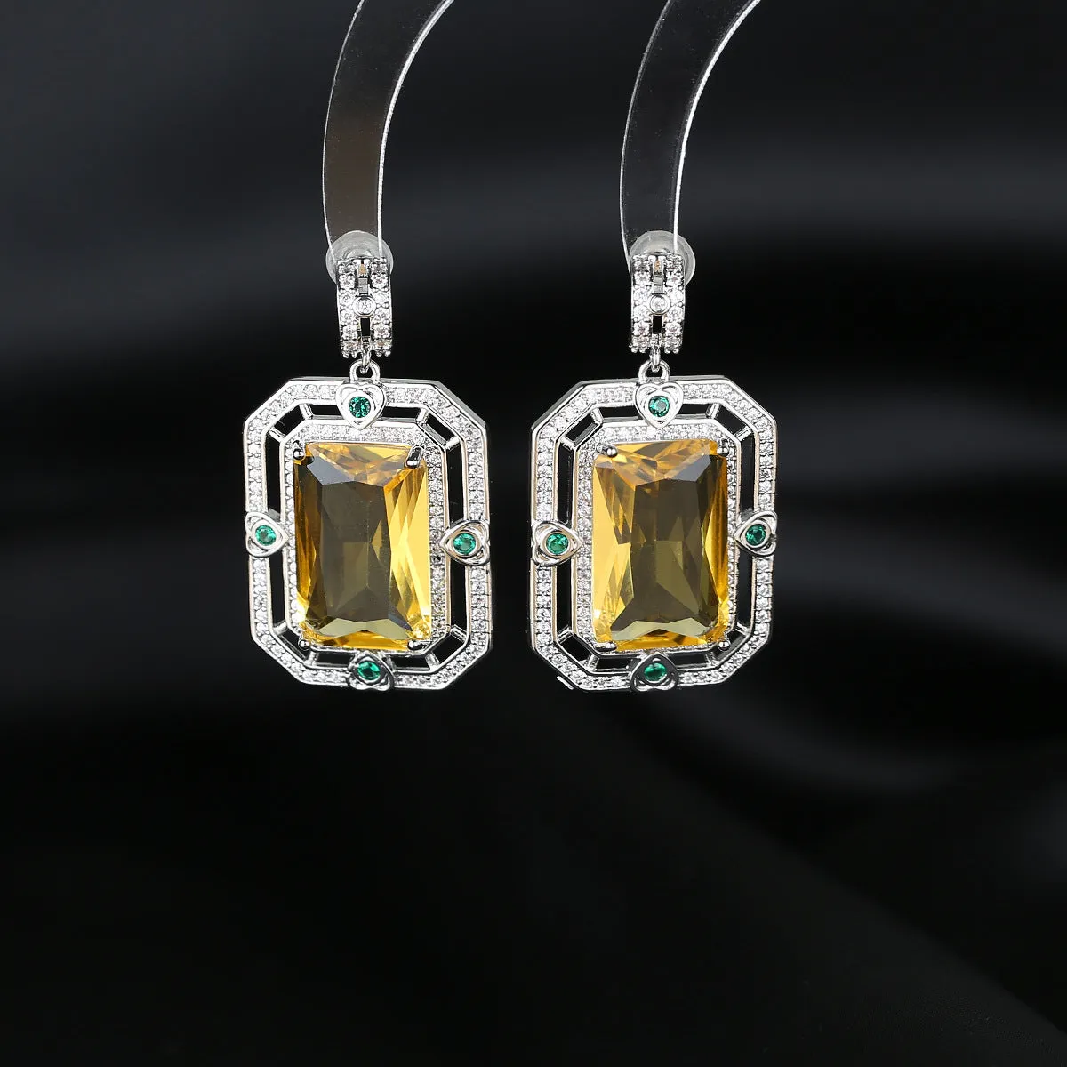 BerryBetty - ZIRCON GEOMETRIC EARRINGS