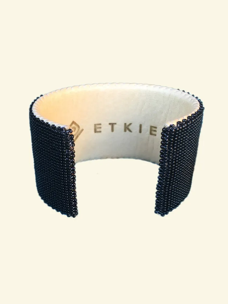 Cara Wider Etkie Cuff