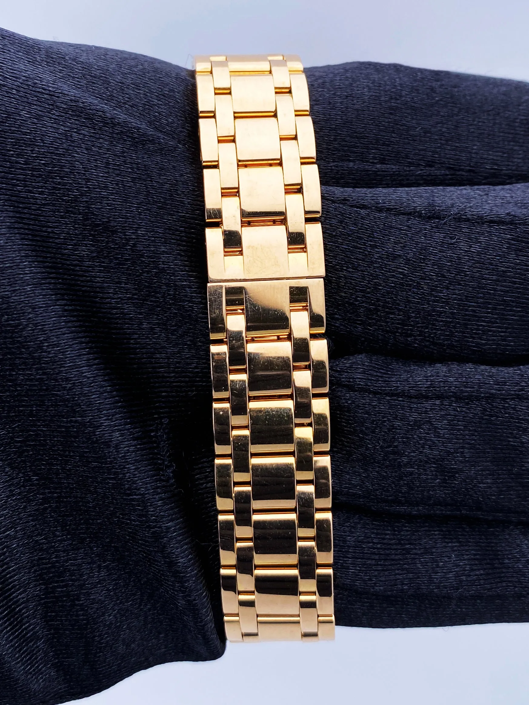 Cartier Tank Americaine WB7079M5/2503 Diamond Ladies Watch
