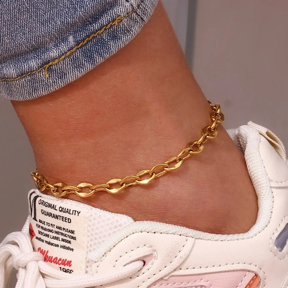 Dainty Accented Gold Chain Anklets