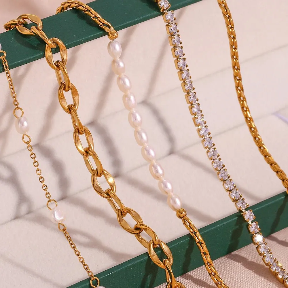 Dainty Accented Gold Chain Anklets