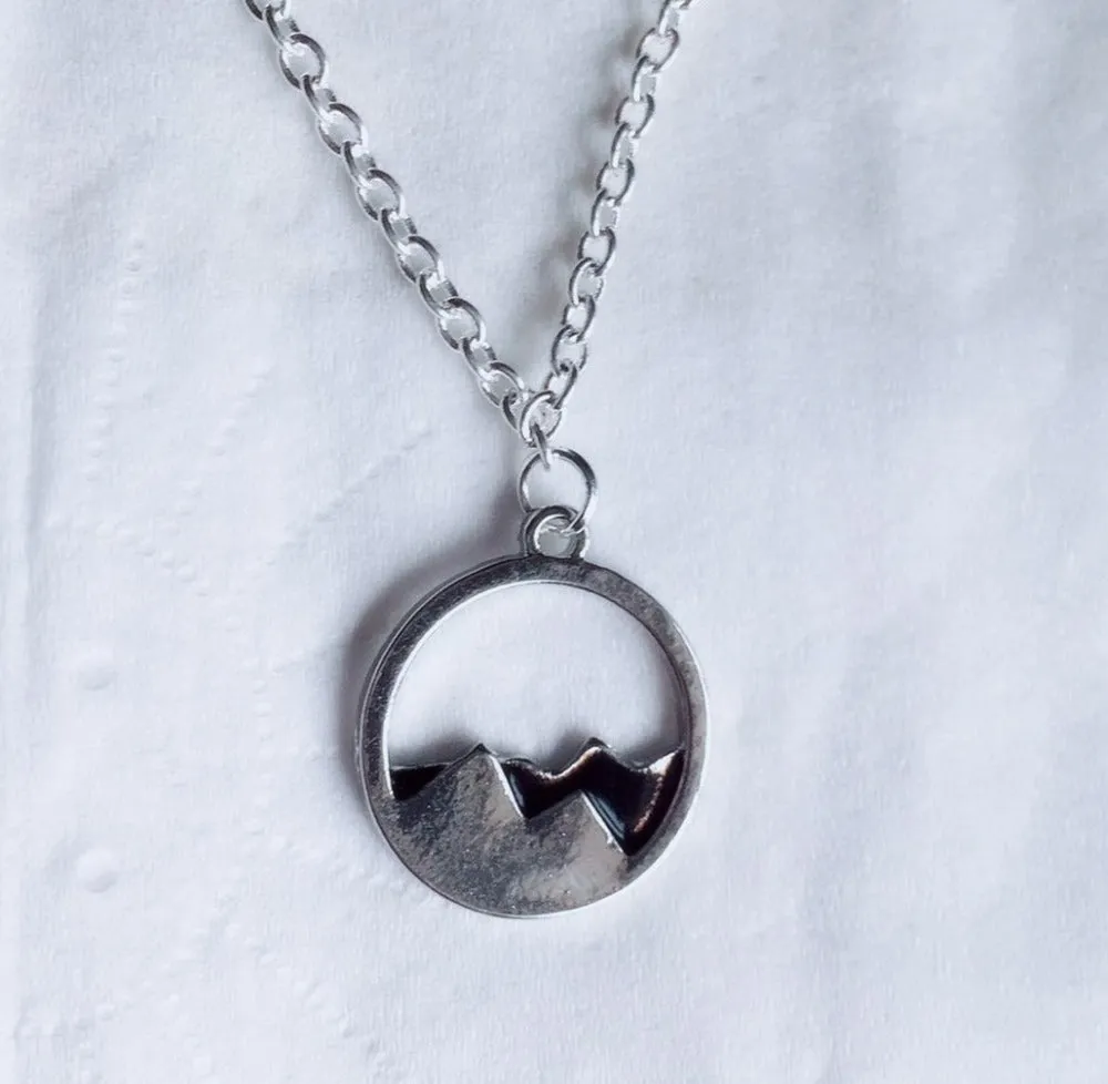 Daisies Gold/Silver Minimalist Mountain Top Pendant Mountain Necklace Hiking Outdoor Travel Jewelry Mountains Climbing Gifts