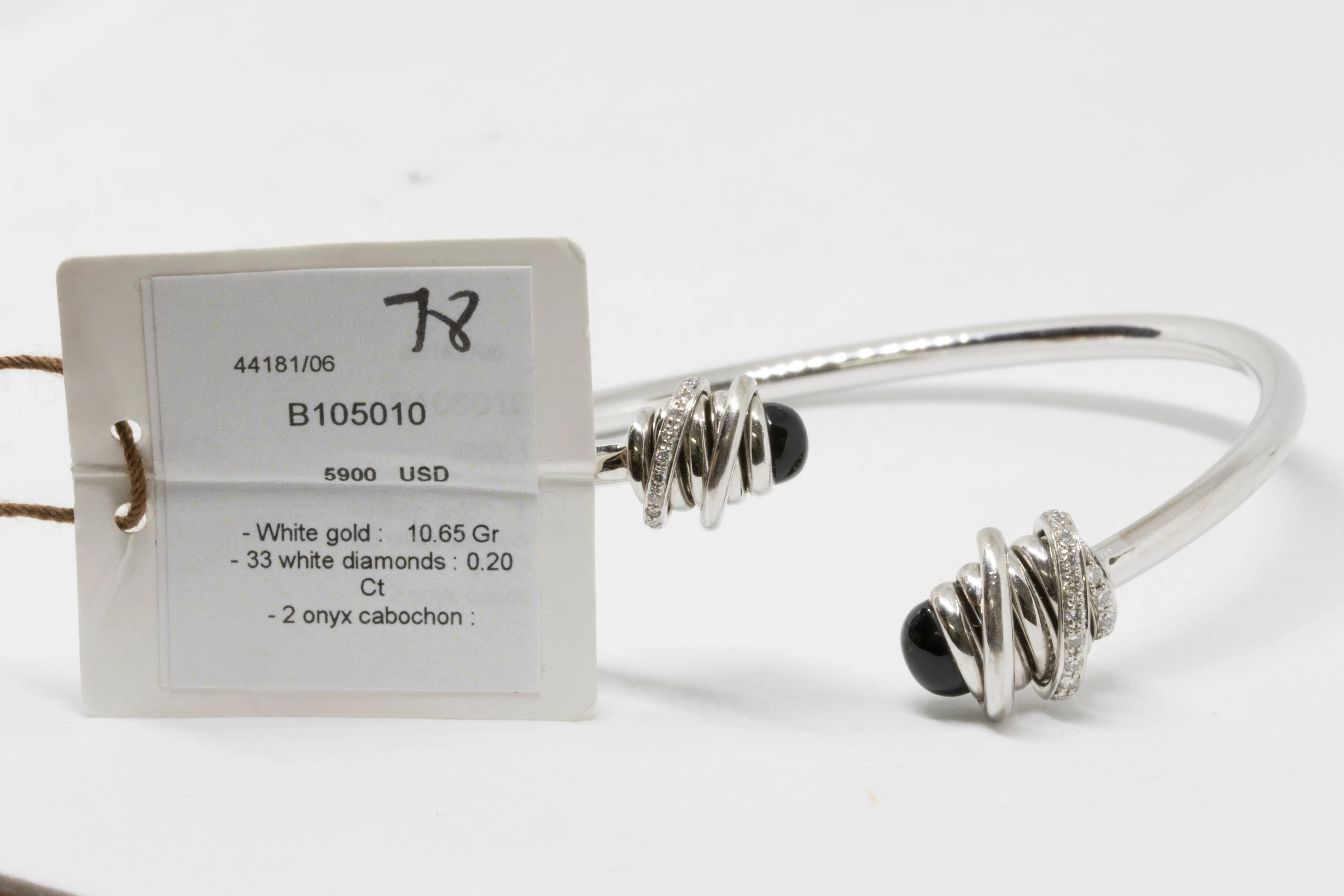 de GRISOGONO 18-karat White Gold Coil Onyx and Diamond Cuff
