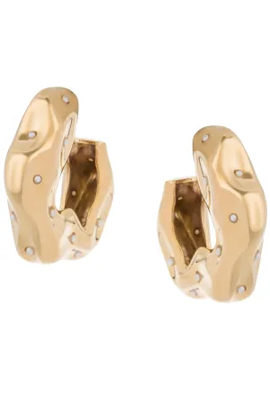 FEMININE WAVES HOOP EARRINGS