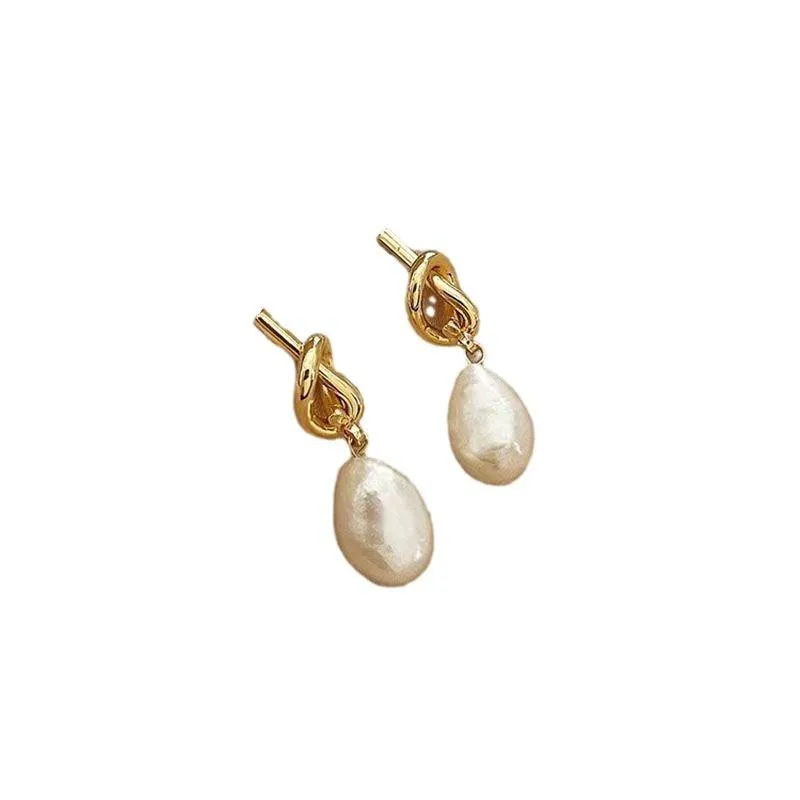French Retro Baroque Pearl Earrings Women's New Fashionable Light Luxury Elegant Rope Knot Earrings Advanced Earrings