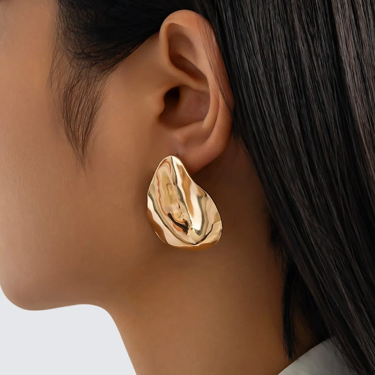 Geometric Metallic Pleated Waterdrop Stud Earrings