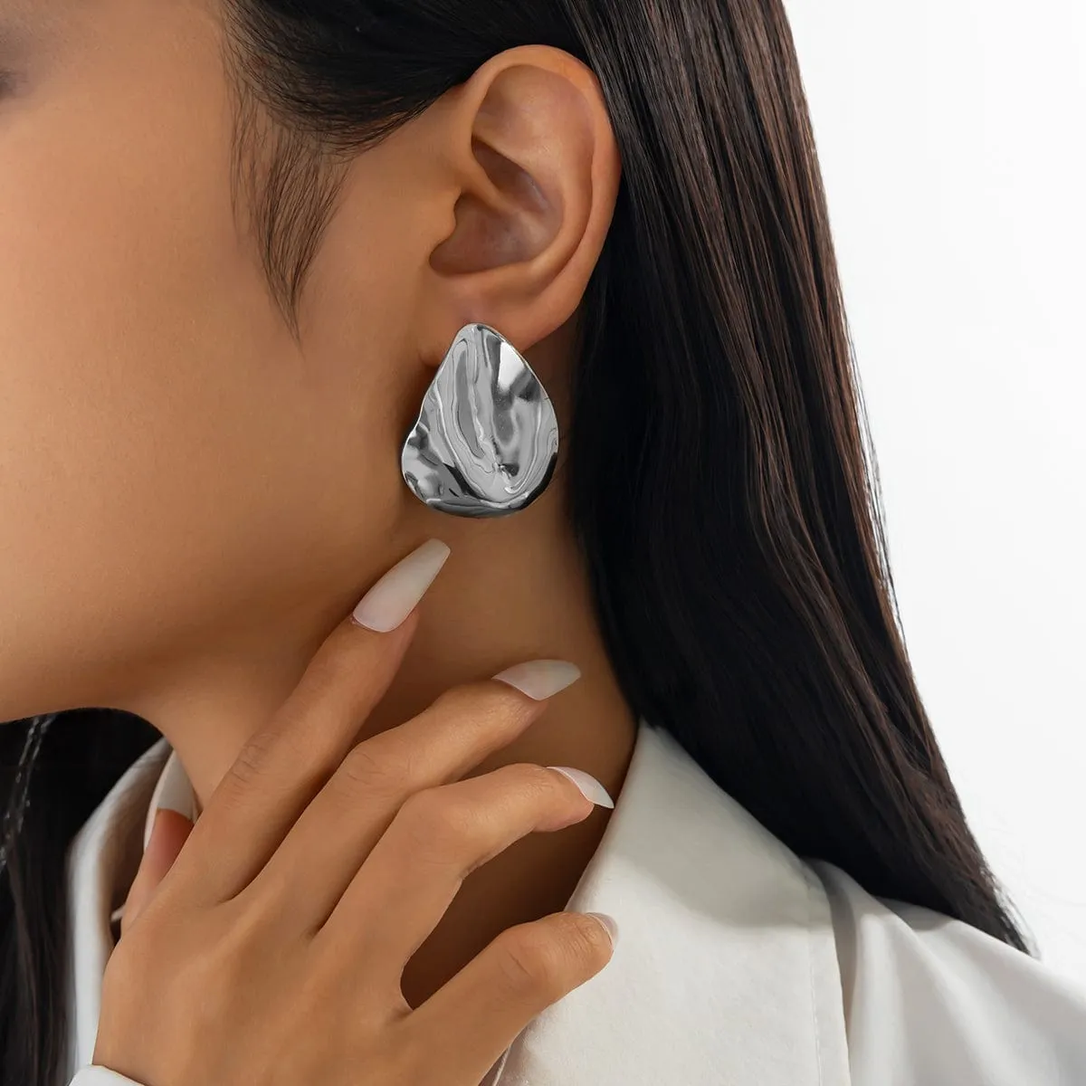Geometric Metallic Pleated Waterdrop Stud Earrings