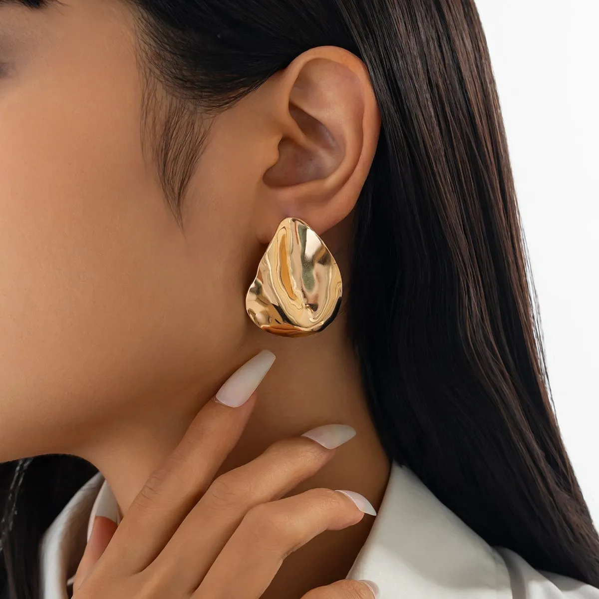 Geometric Metallic Pleated Waterdrop Stud Earrings