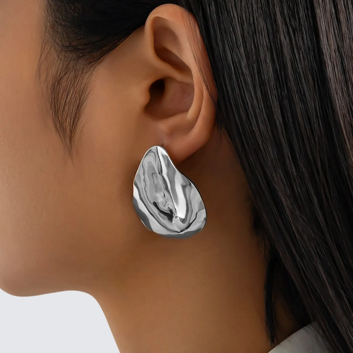 Geometric Metallic Pleated Waterdrop Stud Earrings