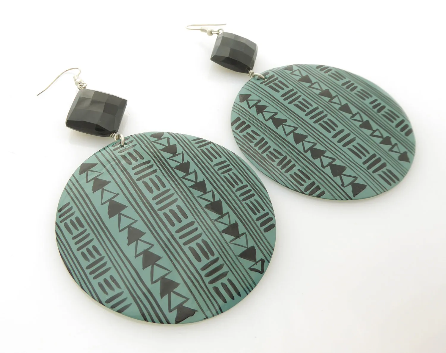 Green geometric shell earrings