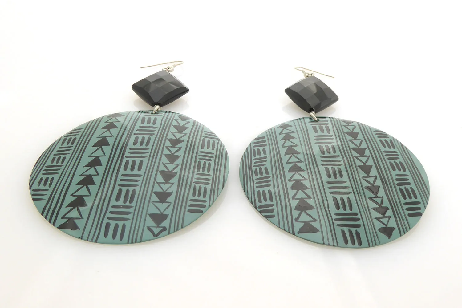 Green geometric shell earrings