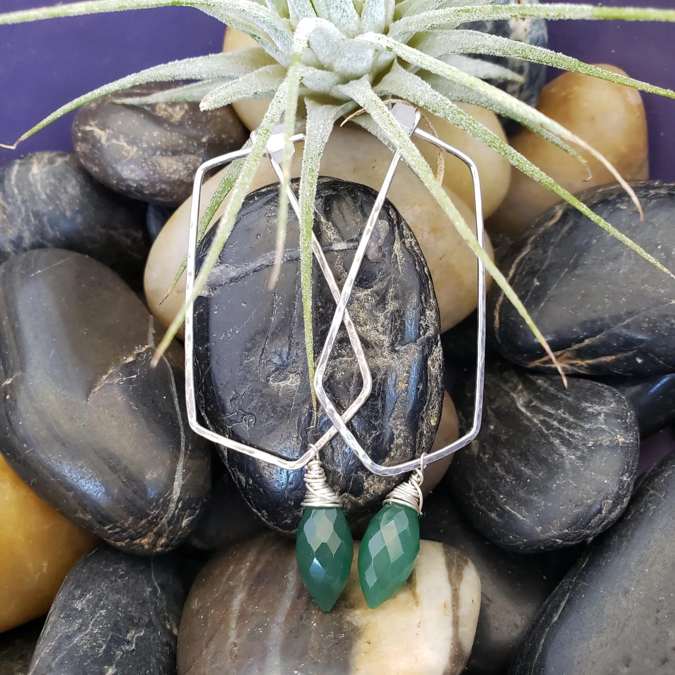 Green onyx geometric hoops