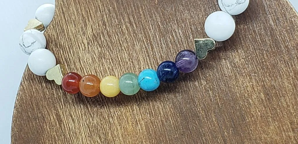 Handmade Chakra Stretch Bracelet with White Howlite & Gold Heart Spacers – Natural Gemstones✨