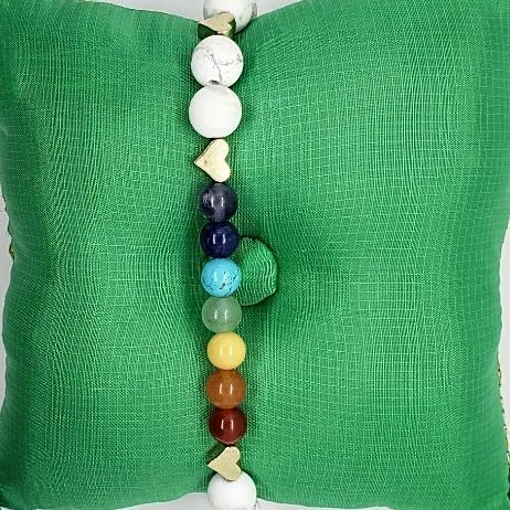 Handmade Chakra Stretch Bracelet with White Howlite & Gold Heart Spacers – Natural Gemstones✨