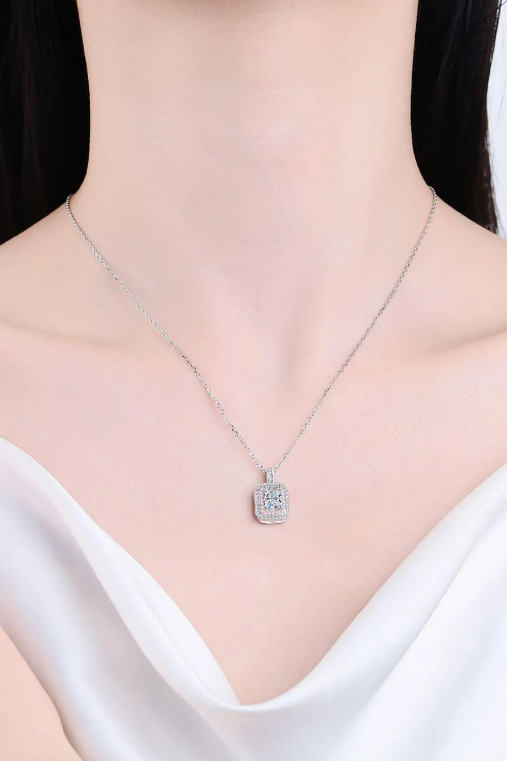 Hazel Blues® | 1 Carat Moissanite Geometric Pendant Chain Necklace