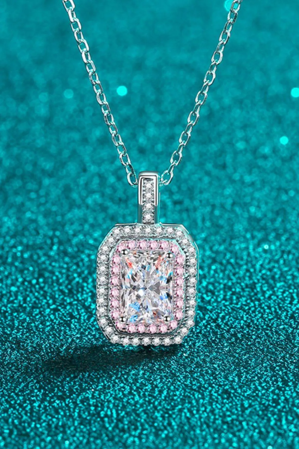 Hazel Blues® | 1 Carat Moissanite Geometric Pendant Chain Necklace