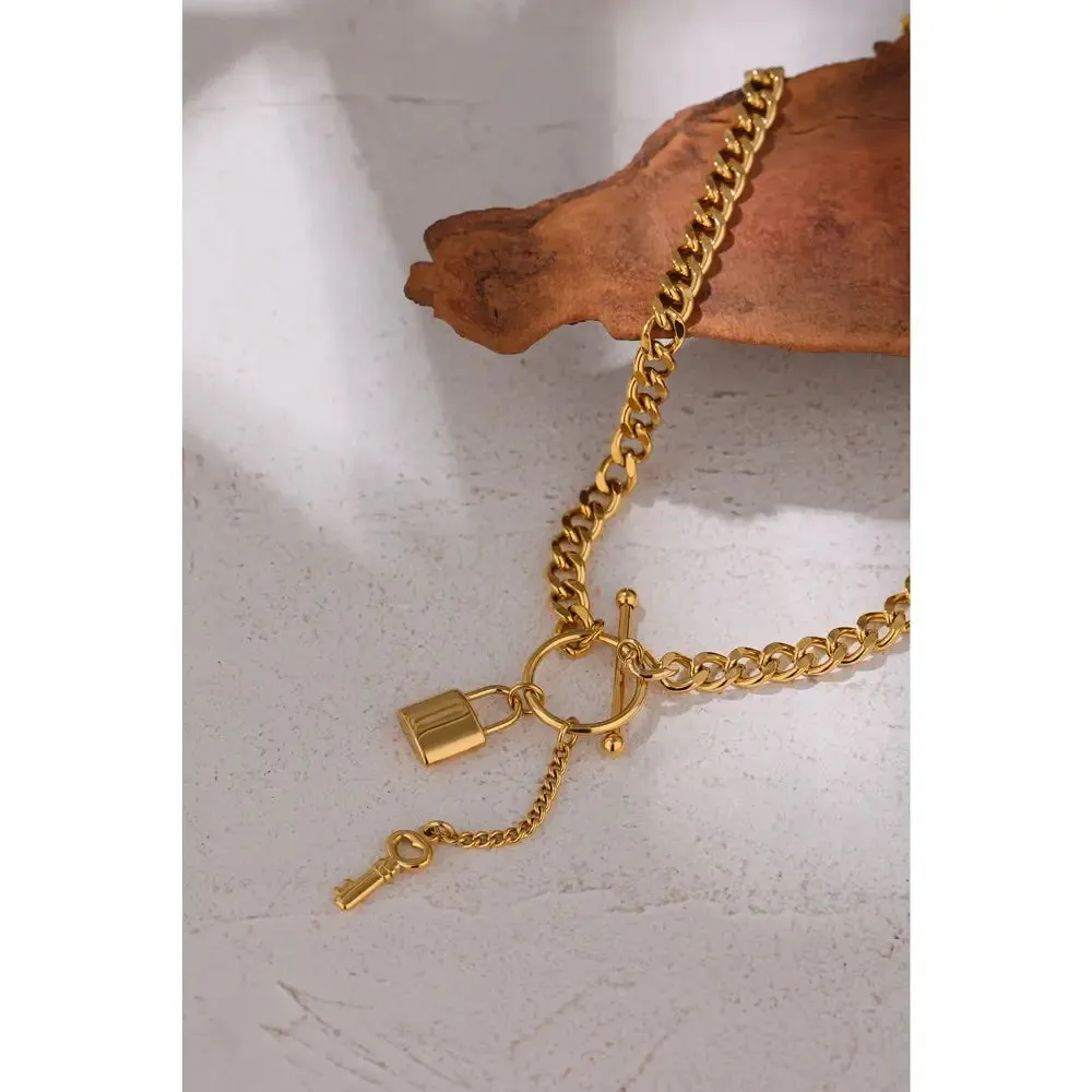 Metal Lock Pendant Necklace