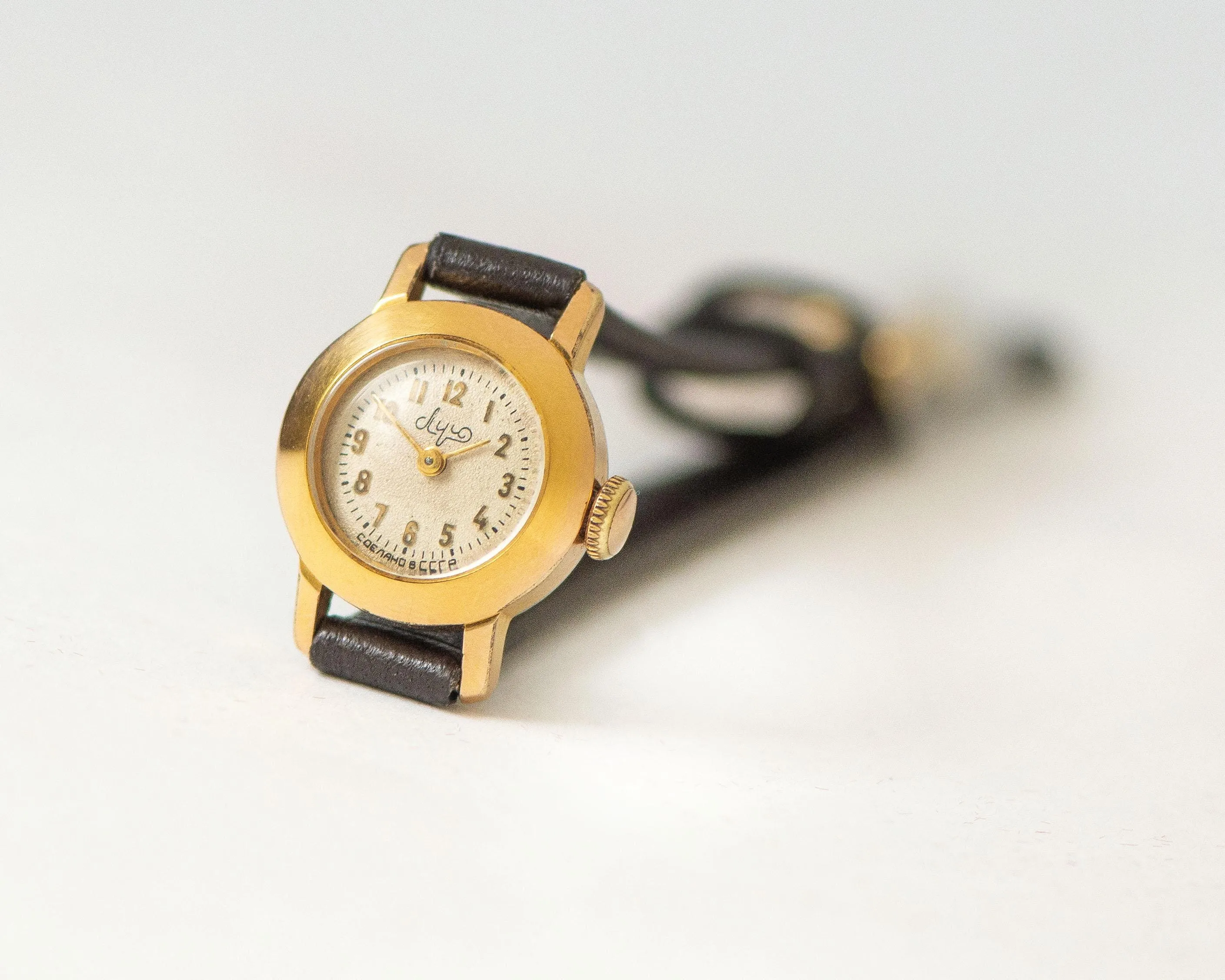 Micro size woman watch Ray, women's watch gold plated tiny ultra-rare lady's wristwatch round petite women's watch new premium leather strap