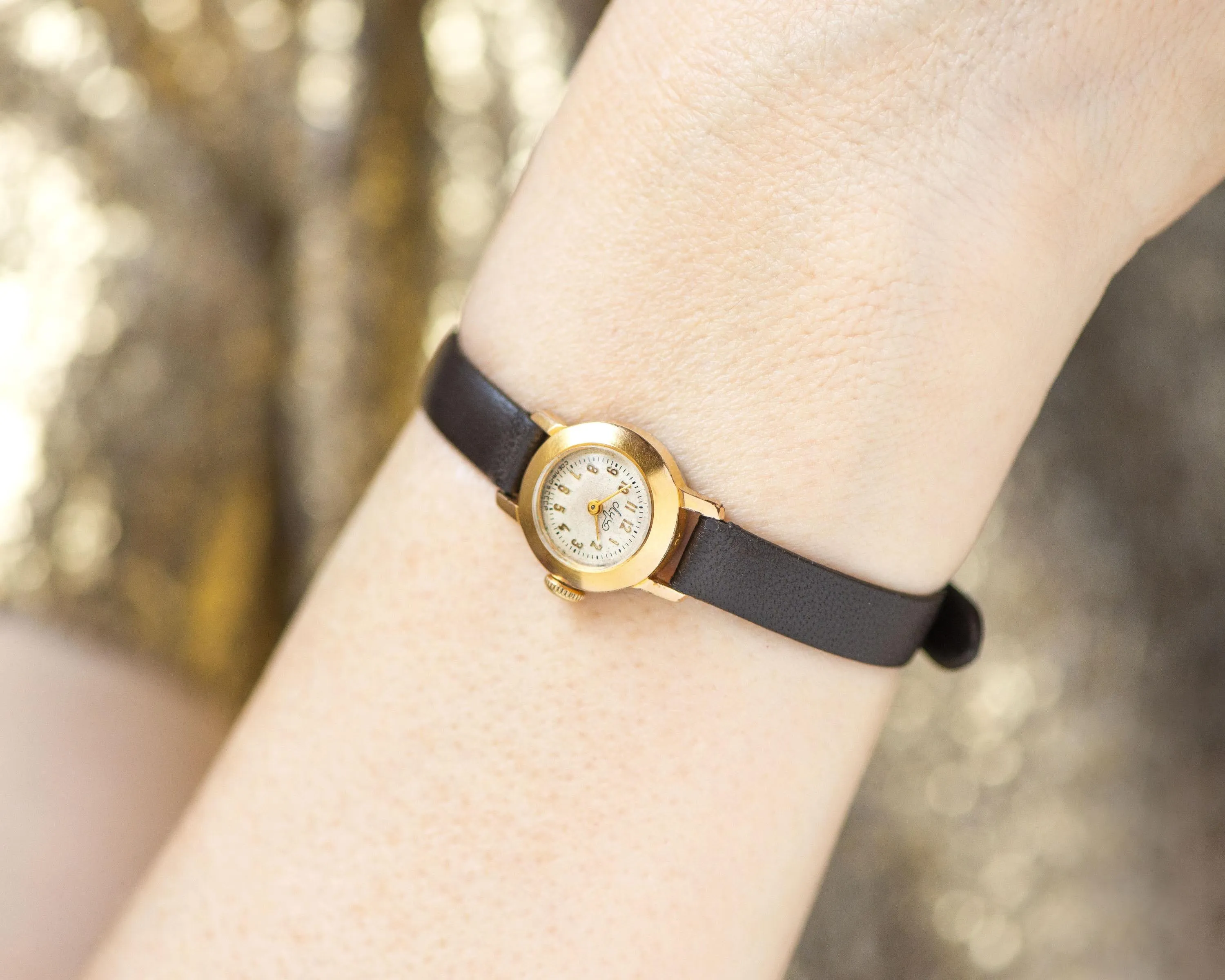 Micro size woman watch Ray, women's watch gold plated tiny ultra-rare lady's wristwatch round petite women's watch new premium leather strap