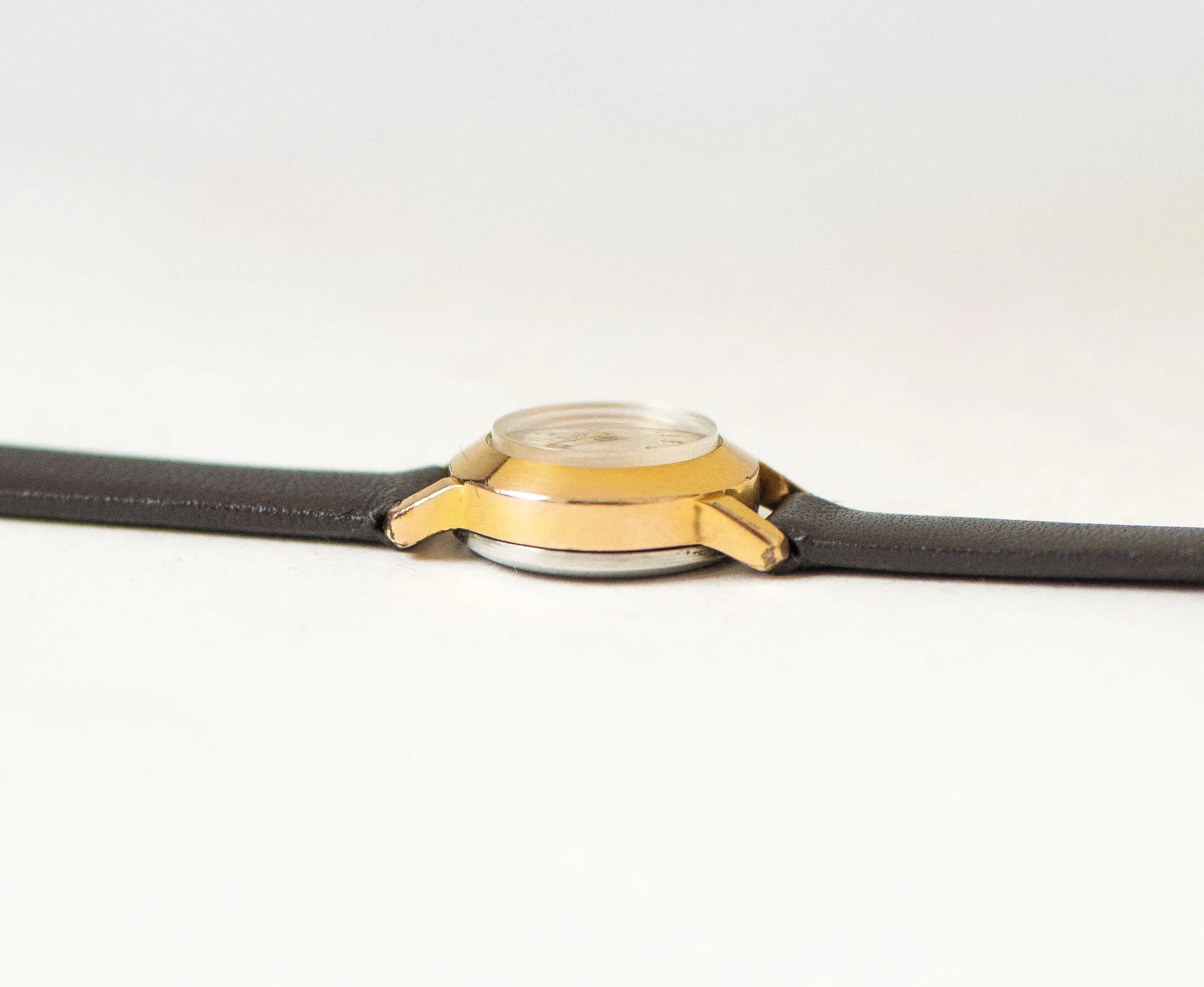Micro size woman watch Ray, women's watch gold plated tiny ultra-rare lady's wristwatch round petite women's watch new premium leather strap
