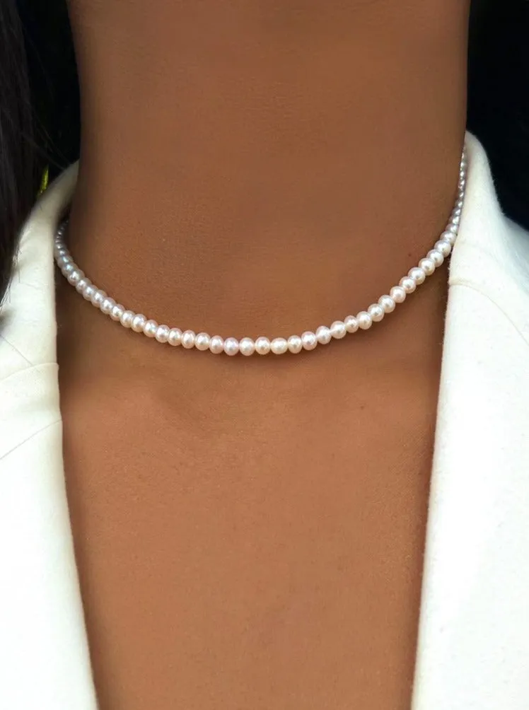 Minimalist Pearl Choker