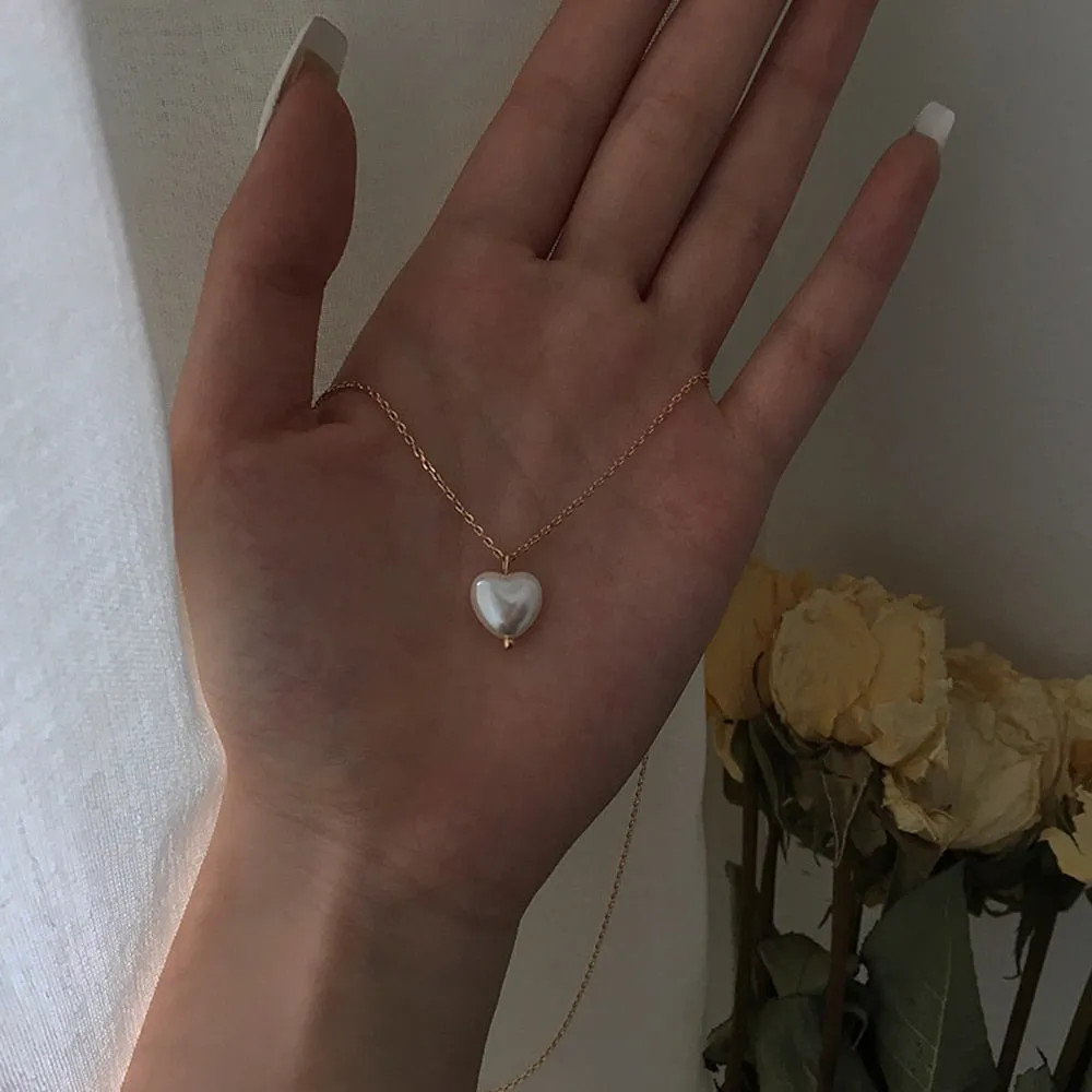 Minimalist Pearl Heart Pendant Necklace