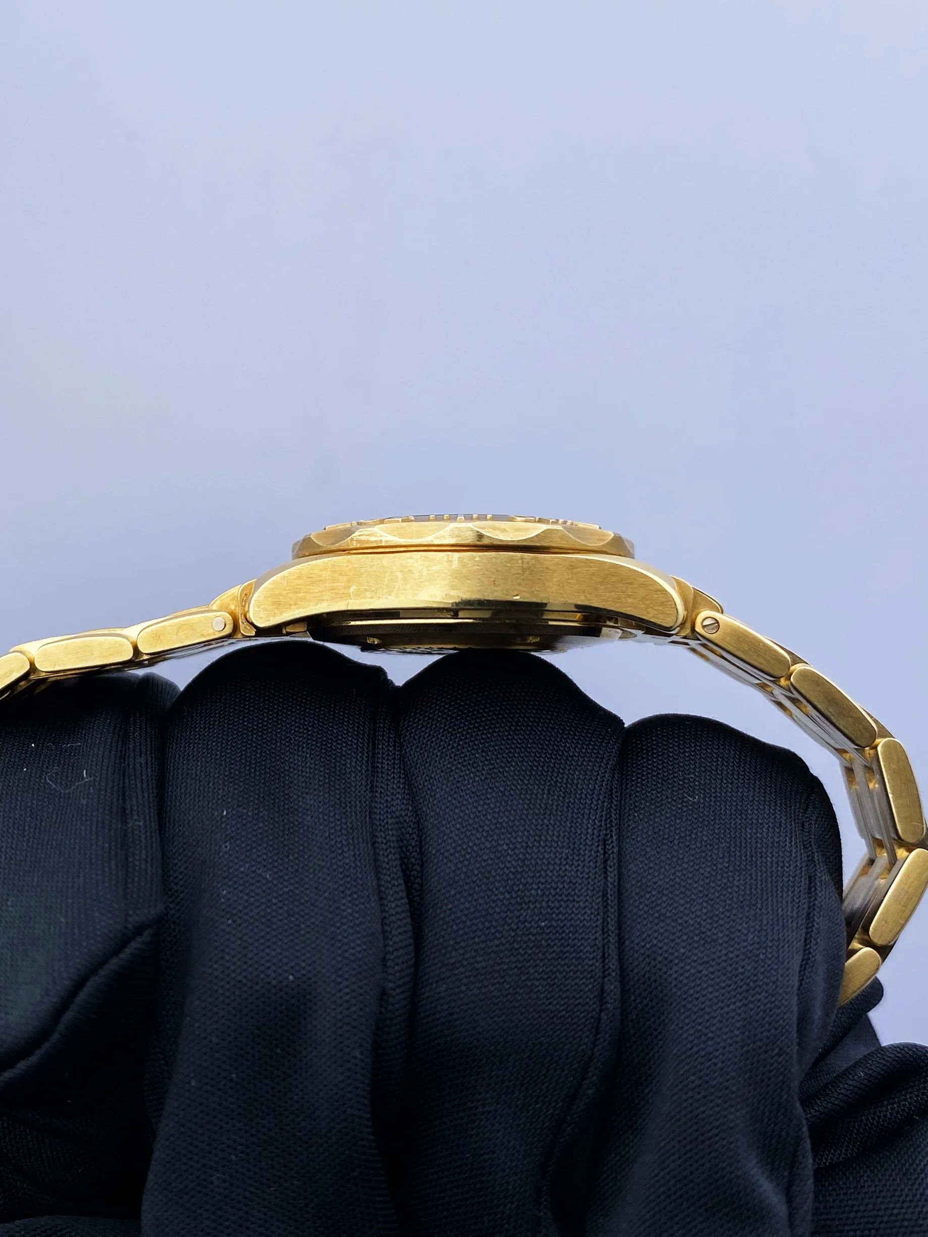 Omega Seamaster 18K yellow Gold Mother Of Pearl Dial Ladies Watch
