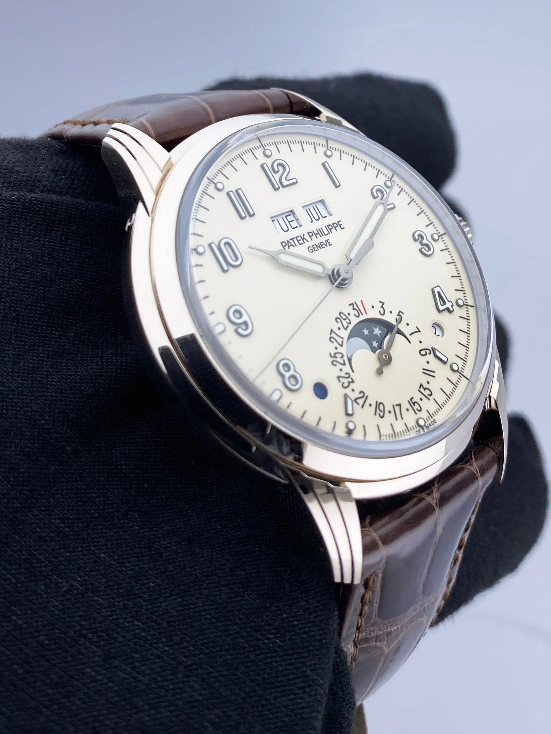 Patek Philippe Grand Complications 5320G Cream Dial Mens Watch Box Papers