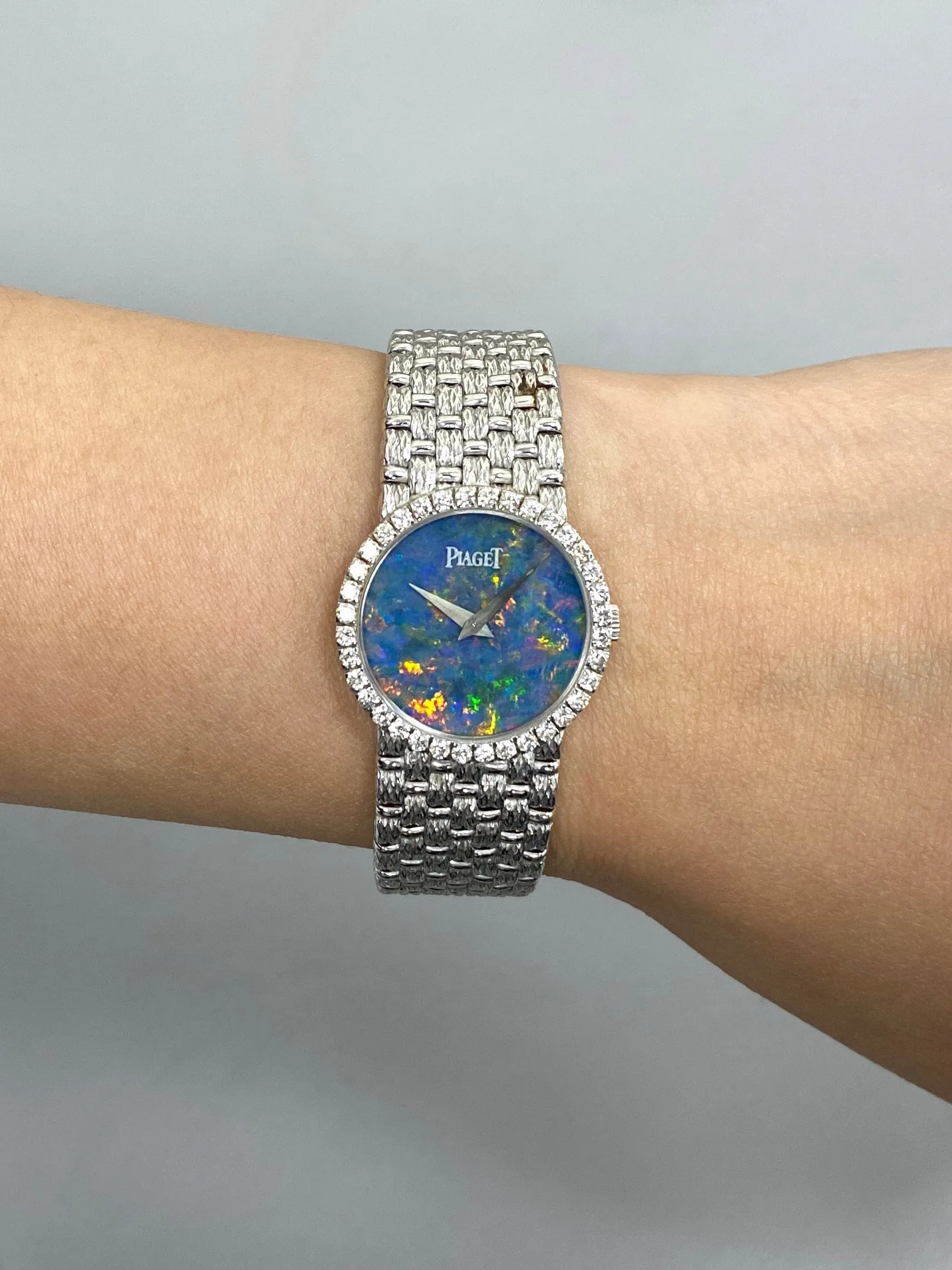 Piaget 976 D23 Opal Dial Diamond 18K White Gold Ladies Watch