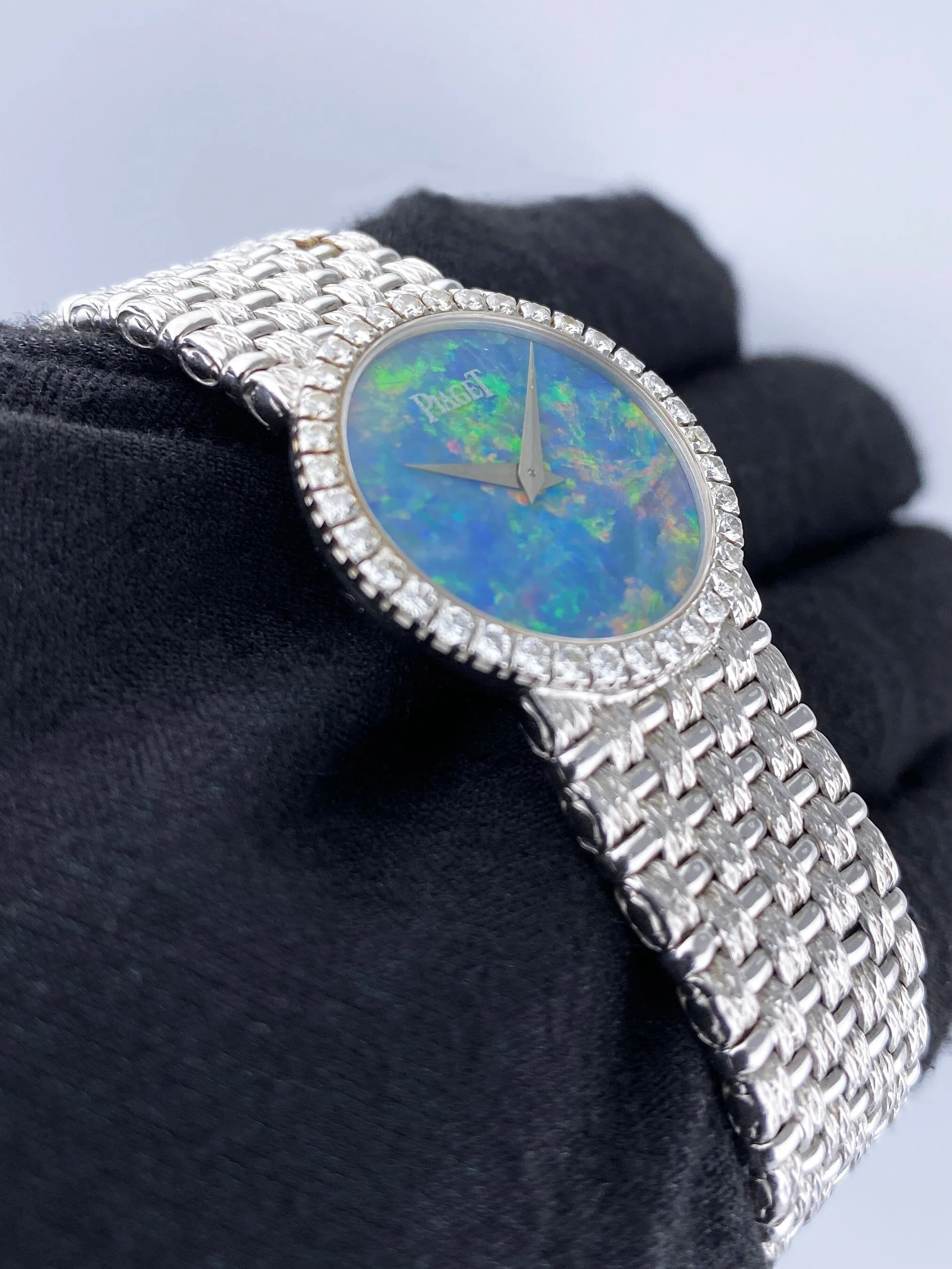 Piaget 976 D23 Opal Dial Diamond 18K White Gold Ladies Watch