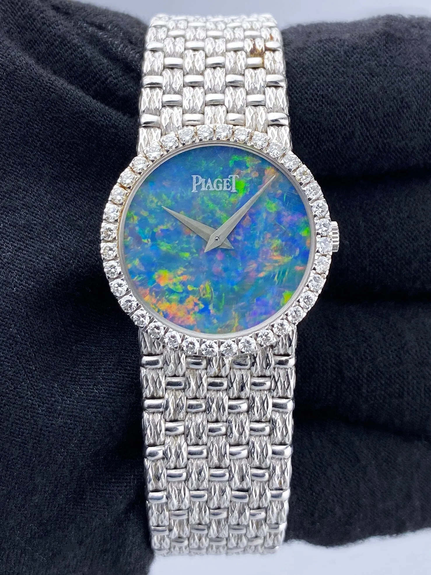 Piaget 976 D23 Opal Dial Diamond 18K White Gold Ladies Watch