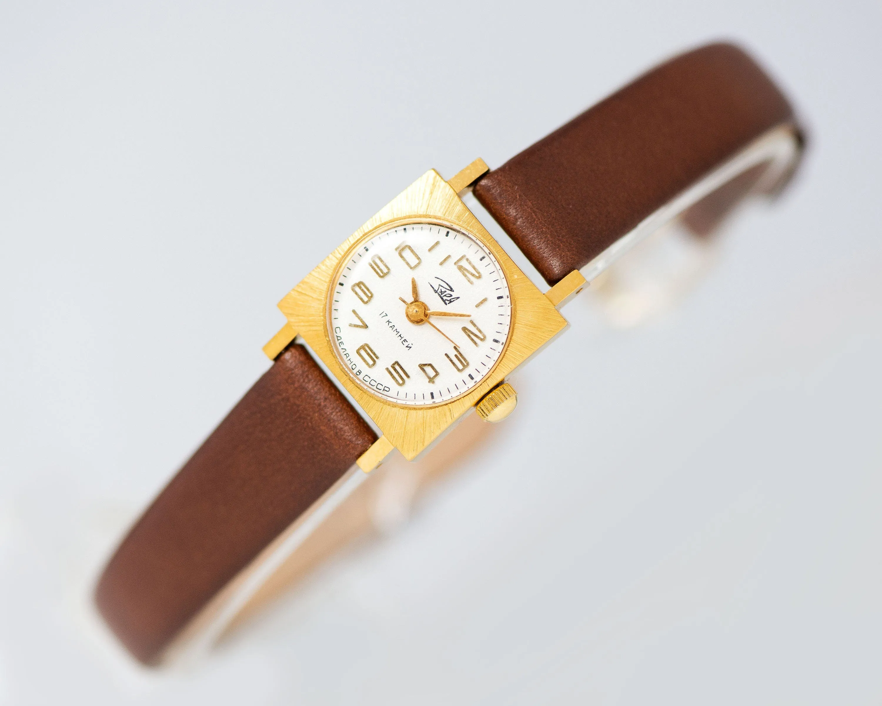 Rare women watch unused gold plated Dawn, sunburst case retro watch for lady classic, small square women watch gift new premium leather band