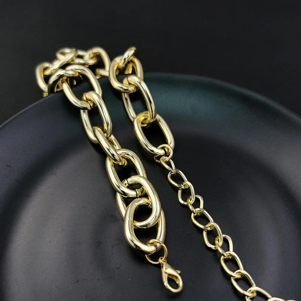 The Galina Bib Collar