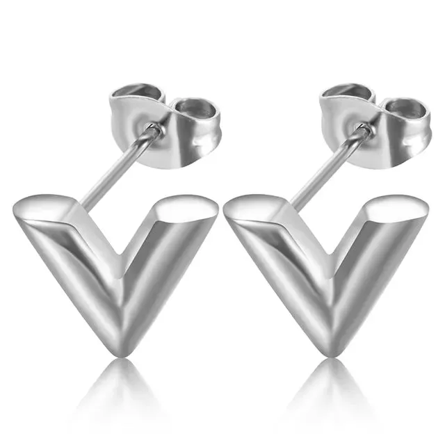 V Letter Pendant Necklace For Woman Titanium Steel