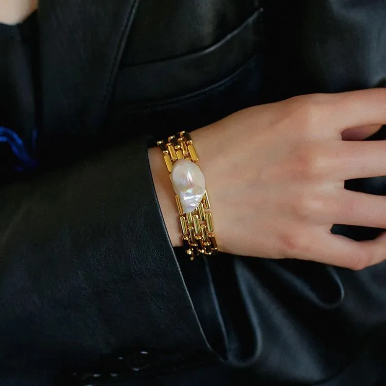 Vintage Wide Chain Baroque Pearl Bracelet