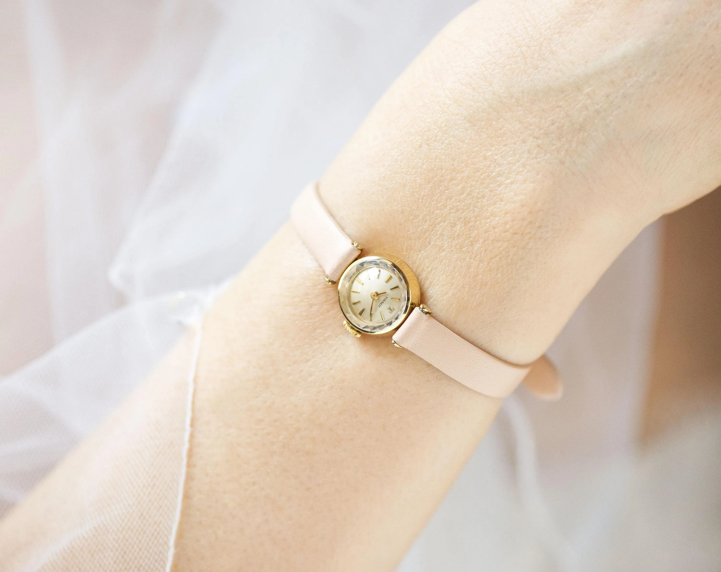 Women's watch classic Tissot solid gold 18K, super small chic lady watch, vintage lady jewelry rare gift classic, new premium leather strap